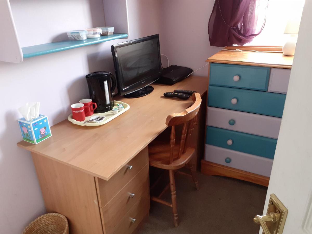 Home From Home Single Or Double Room Netflix Or Virgin Tv Wifi & Free Parking Poole Kültér fotó