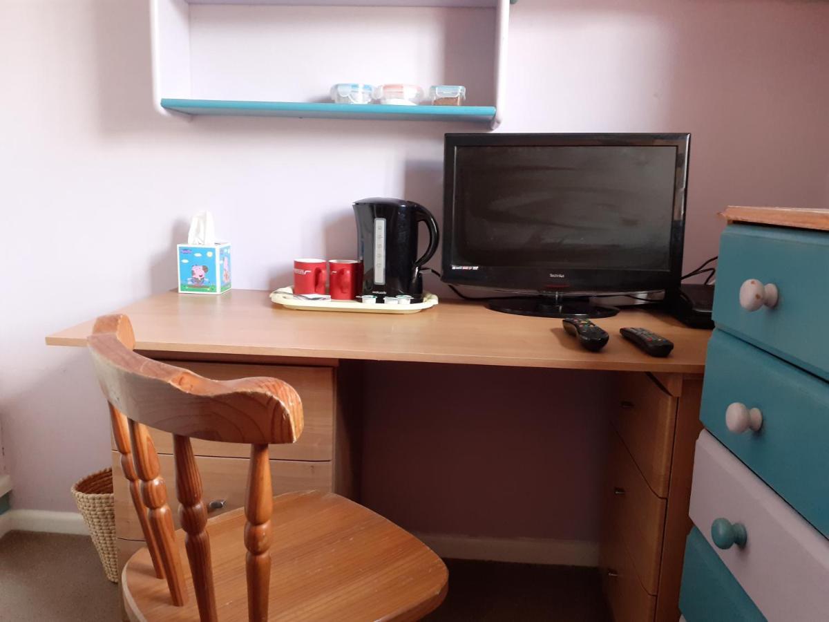 Home From Home Single Or Double Room Netflix Or Virgin Tv Wifi & Free Parking Poole Kültér fotó