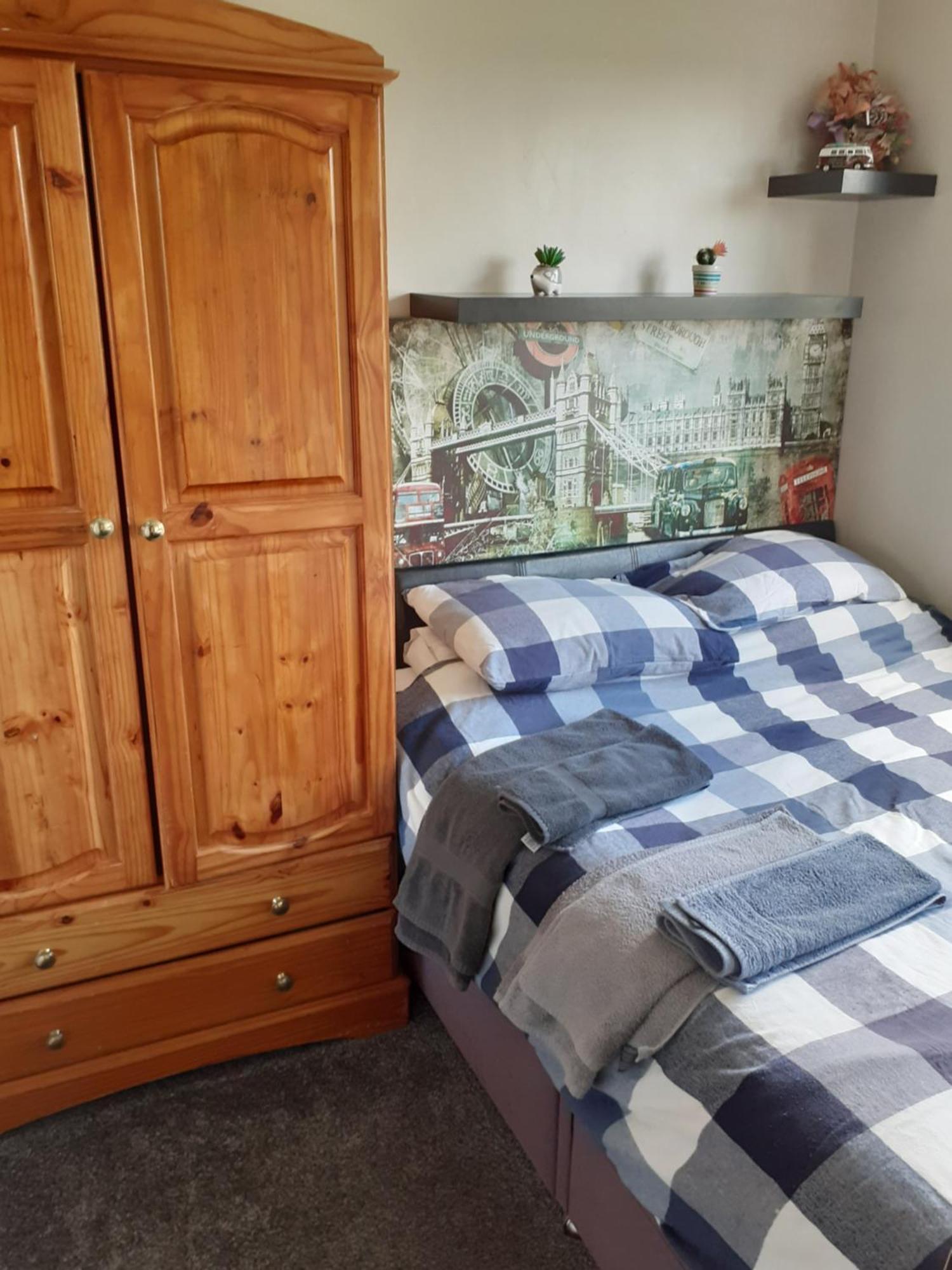 Home From Home Single Or Double Room Netflix Or Virgin Tv Wifi & Free Parking Poole Kültér fotó